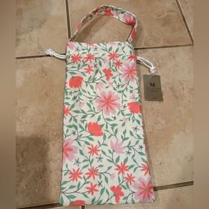 Floral Wine Bag with Pink and Green Design
